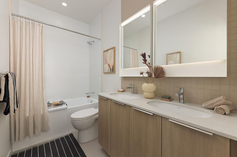 1 595 E 49th Avenue Vancouver, BC - 15