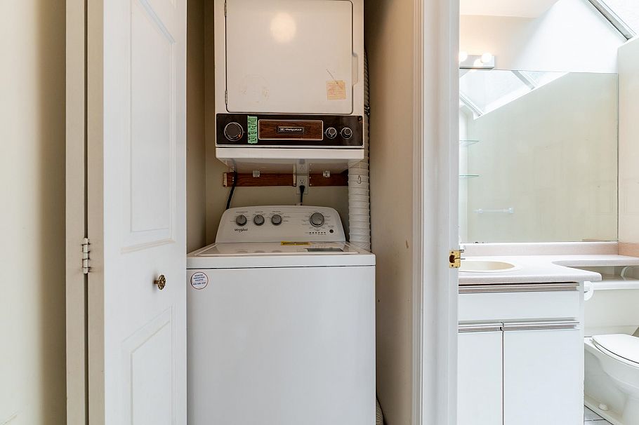 3581 W 6th Avenue Vancouver, BC - 13