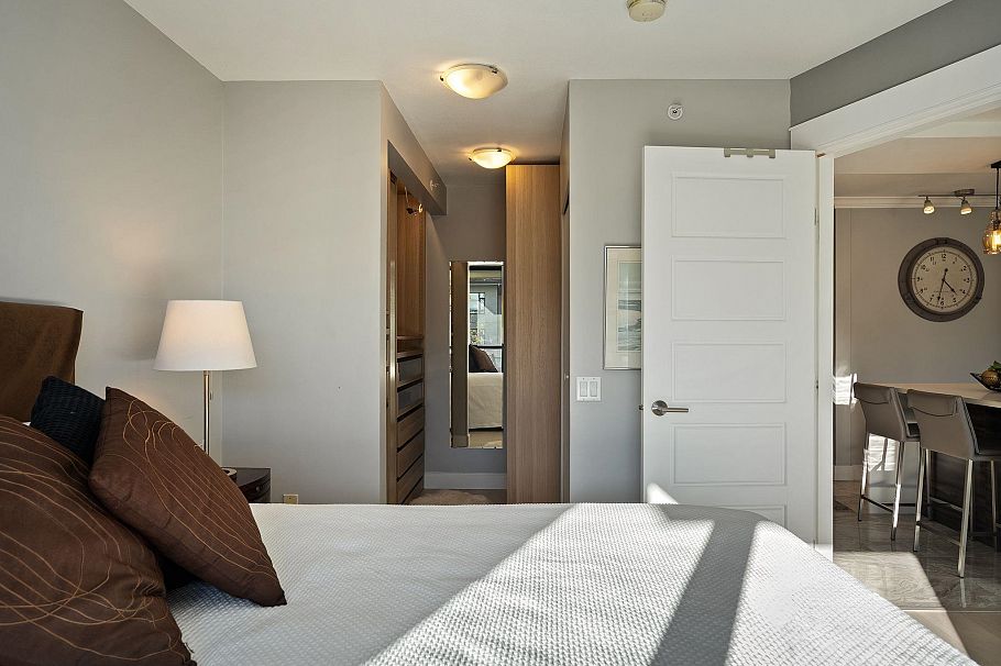 504 124 W 1st Street North Vancouver, BC - 16