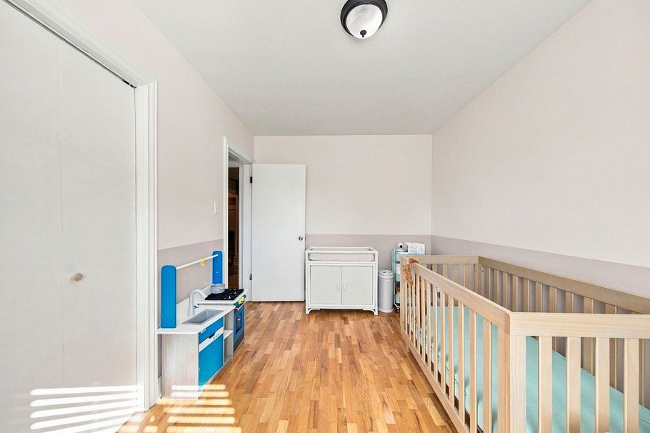 355 E 4th Street North Vancouver, BC - 24