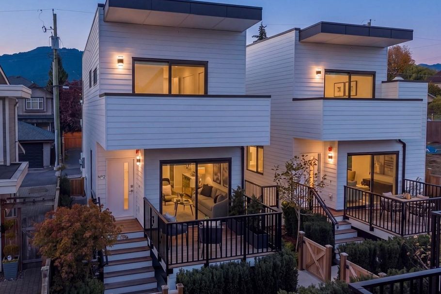 2 328 W 14th Street North Vancouver, BC - 35