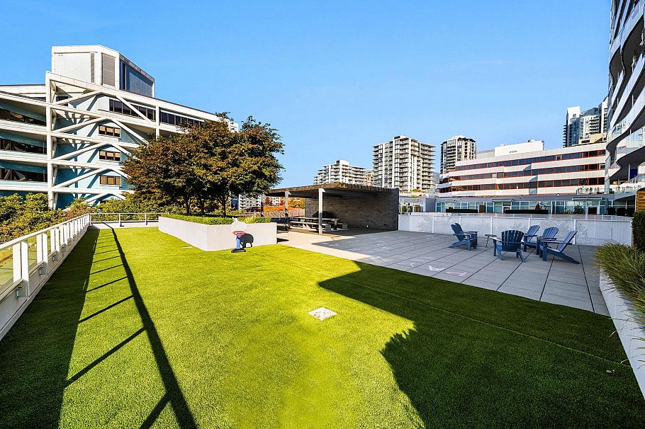 806 118 Carrie Cates Court North Vancouver, BC - 12