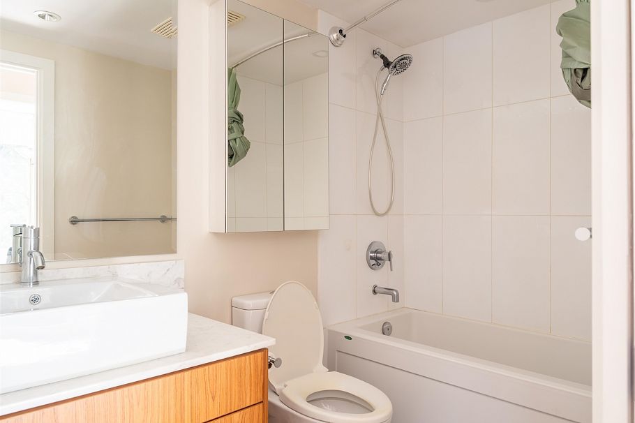 504 1675 W 8 Avenue Vancouver, BC - 17