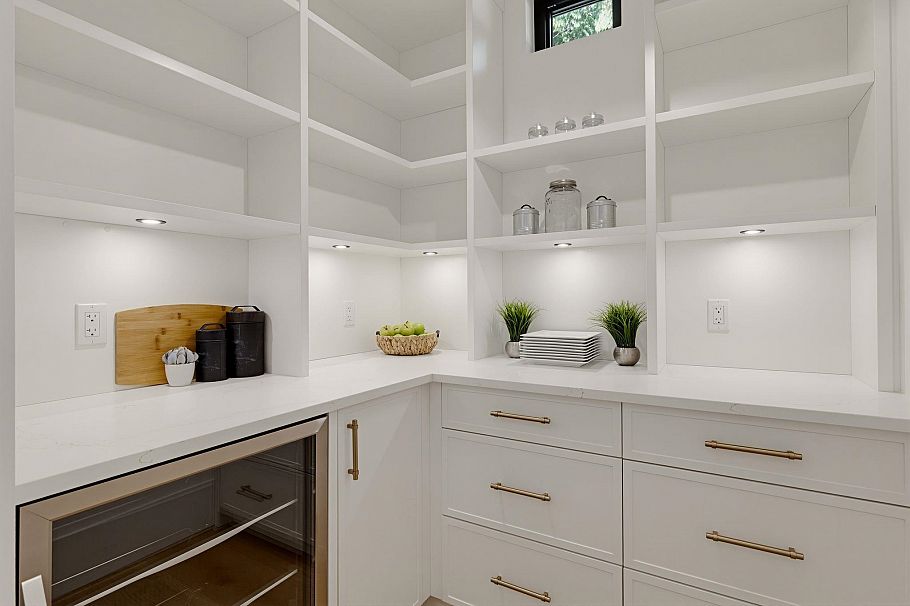 868 Canyon Boulevard North Vancouver, BC - 8