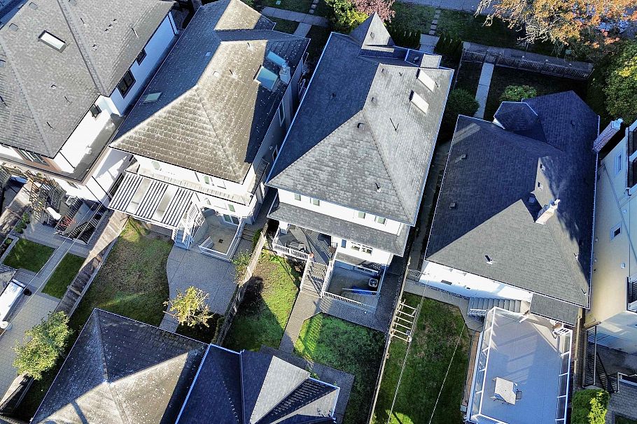 1956 W 42nd Avenue Vancouver, BC - 29