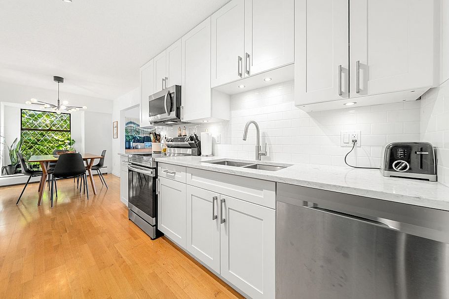 204 150 E 5th Street North Vancouver, BC - 7