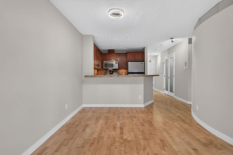 105 1208 Bidwell Street Vancouver, BC - 13