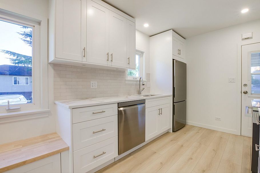 1338 E 37th Avenue Vancouver, BC - 11