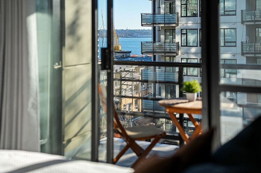 504 124 W 1st Street North Vancouver, BC - 12