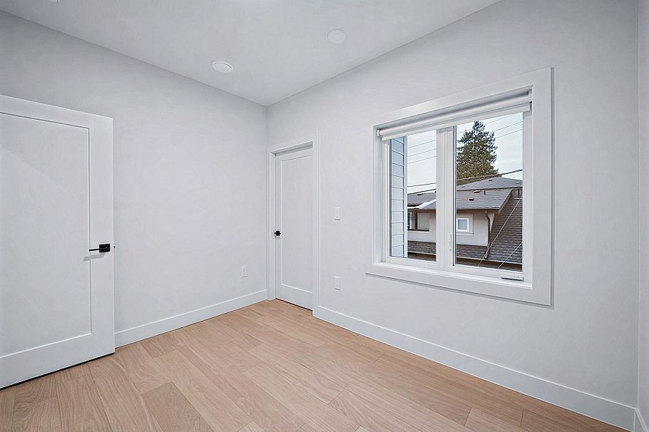 2 6989 Kerr Street Vancouver, BC - 16