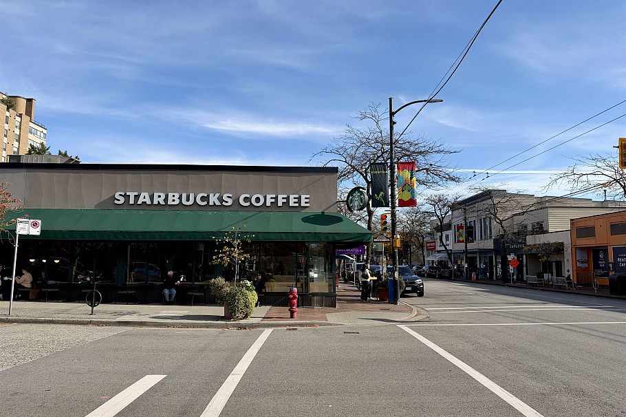 1956 W 42nd Avenue Vancouver, BC - 32