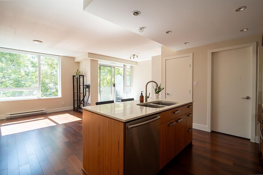 504 1675 W 8 Avenue Vancouver, BC - 9