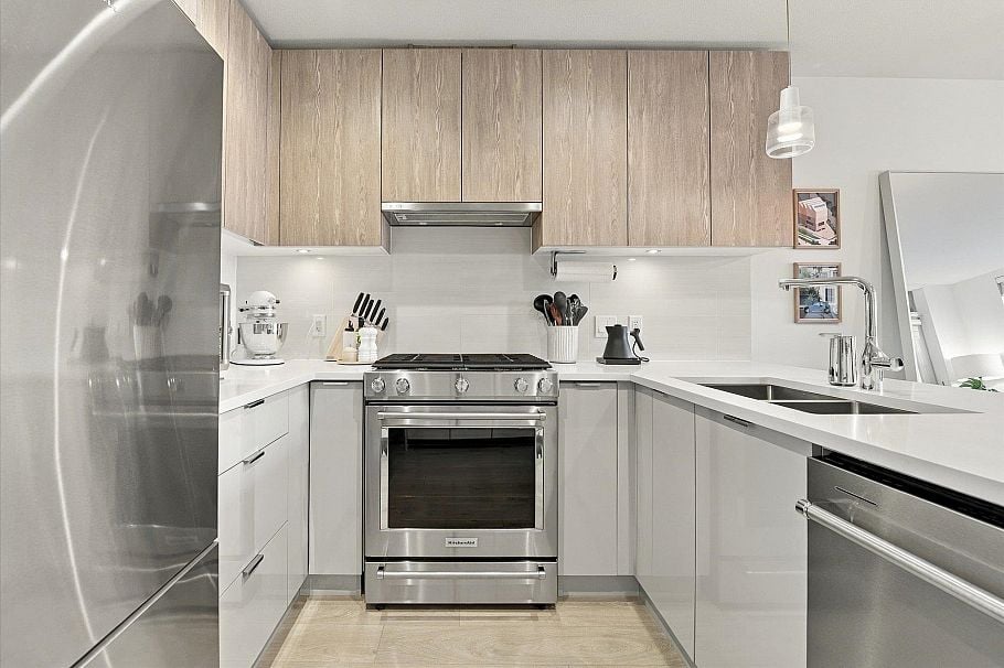311 108 E 8th Street North Vancouver, BC - 4