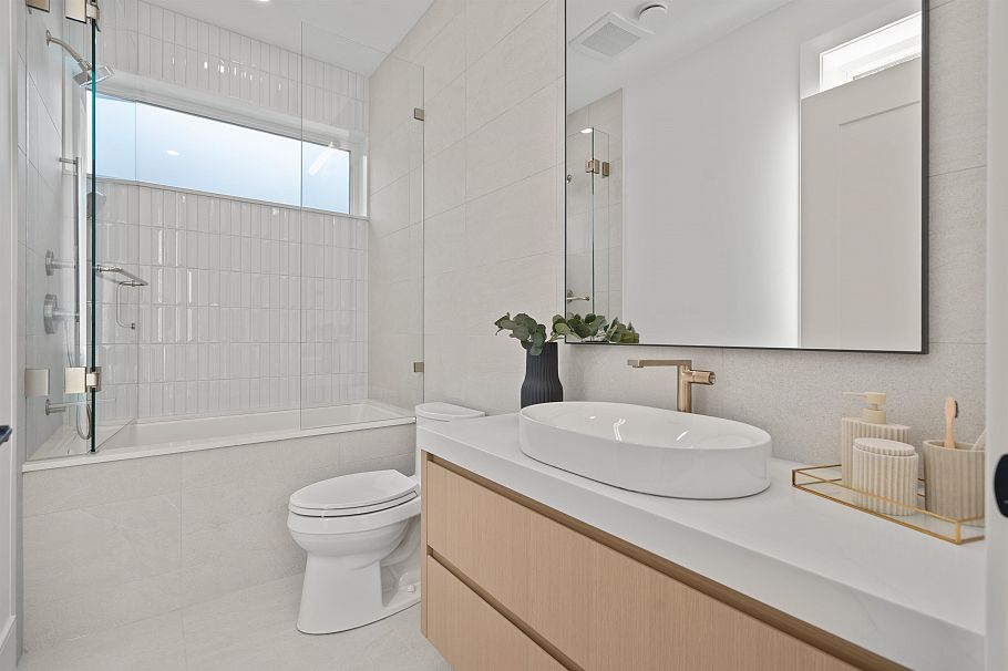 1 3657 W 11th Avenue Vancouver, BC - 13