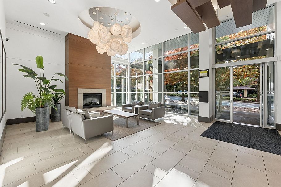 1101 158 W 13th Street North Vancouver, BC - 23