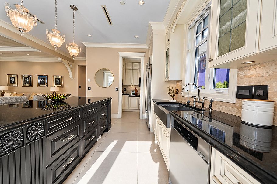 1162 W 26th Avenue Vancouver, BC - 7