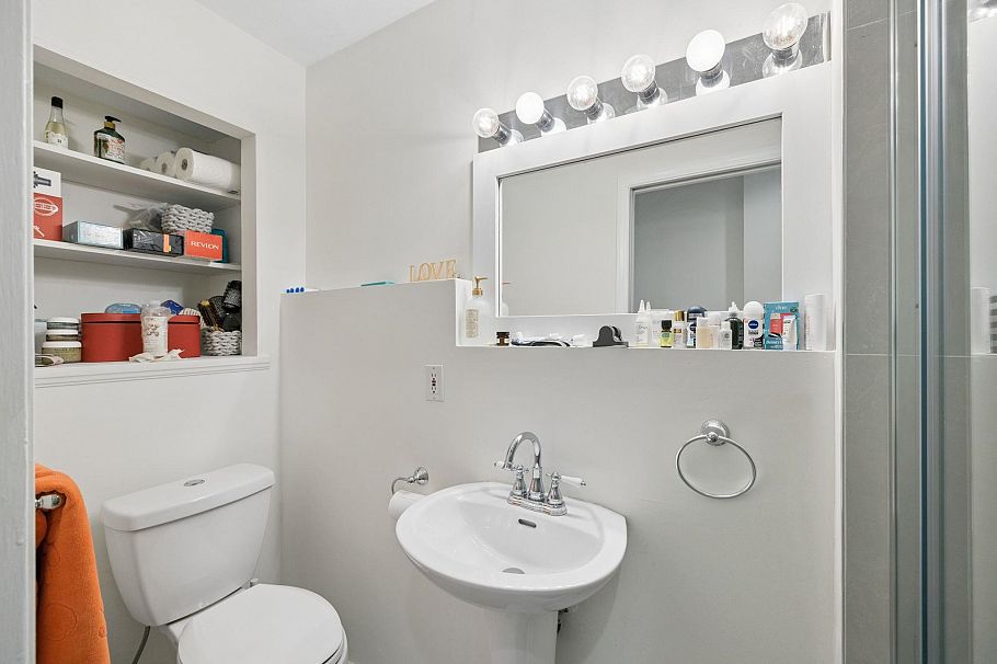 456 Montroyal Boulevard North Vancouver, BC - 33