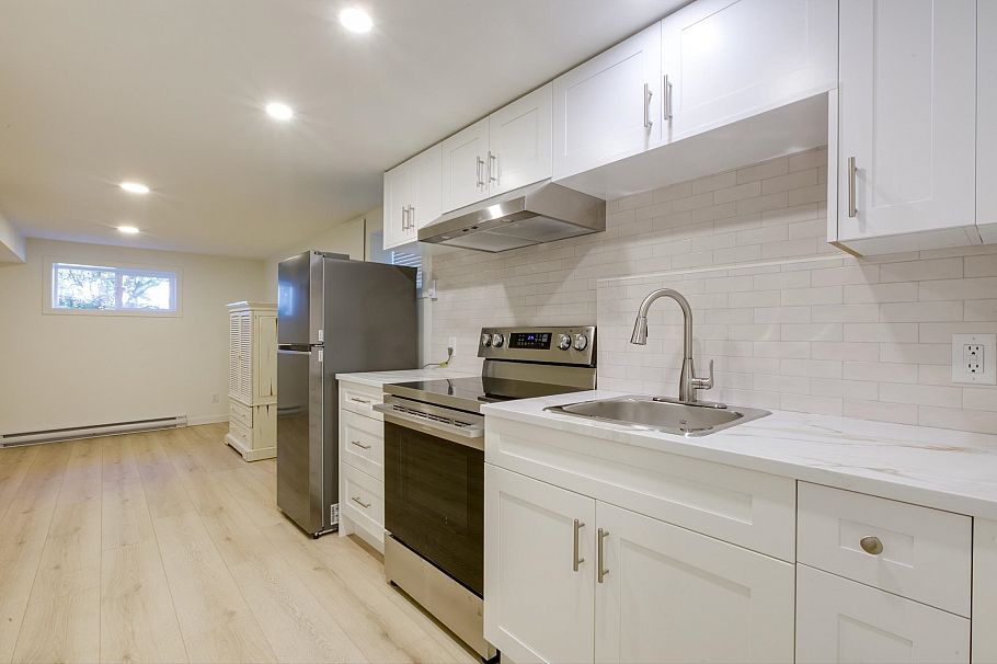 1338 E 37th Avenue Vancouver, BC - 27