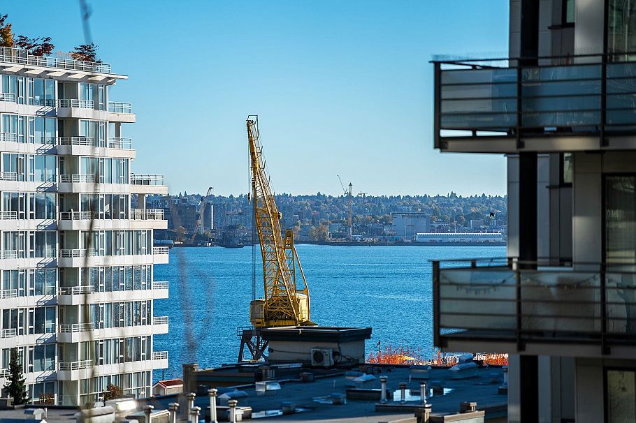 504 124 W 1st Street North Vancouver, BC - 9