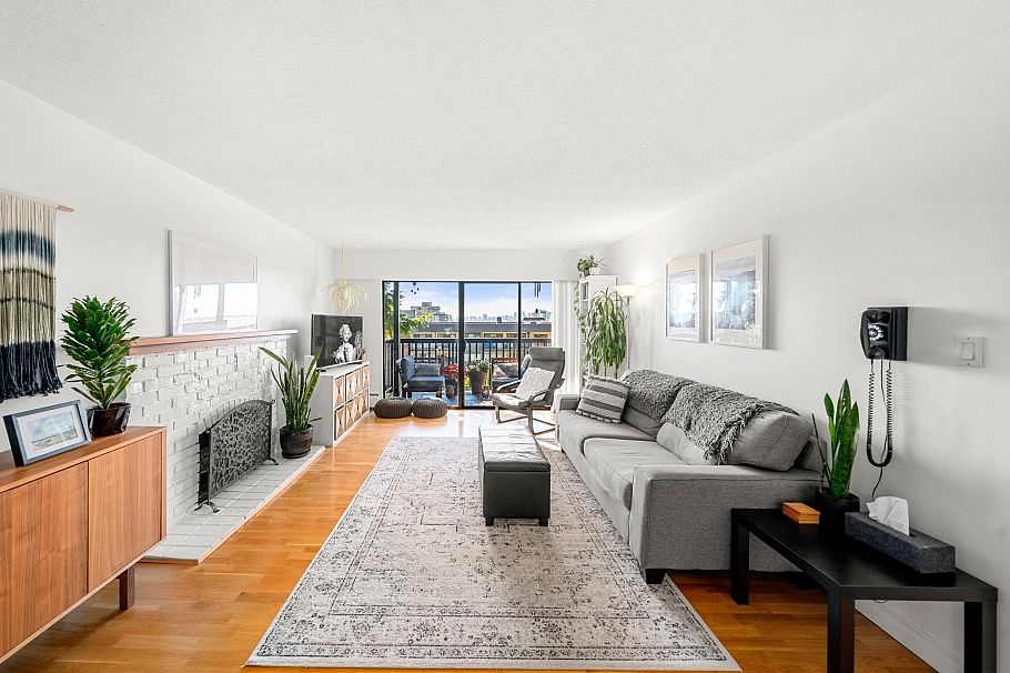 204 150 E 5th Street North Vancouver, BC - 12