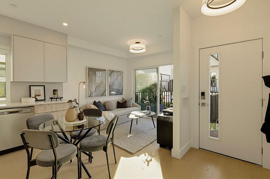 2 328 W 14th Street North Vancouver, BC - 32