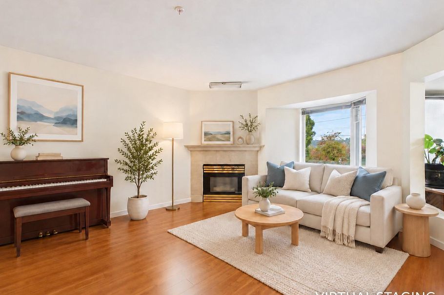 208 2677 E Broadway Street Vancouver, BC - 5