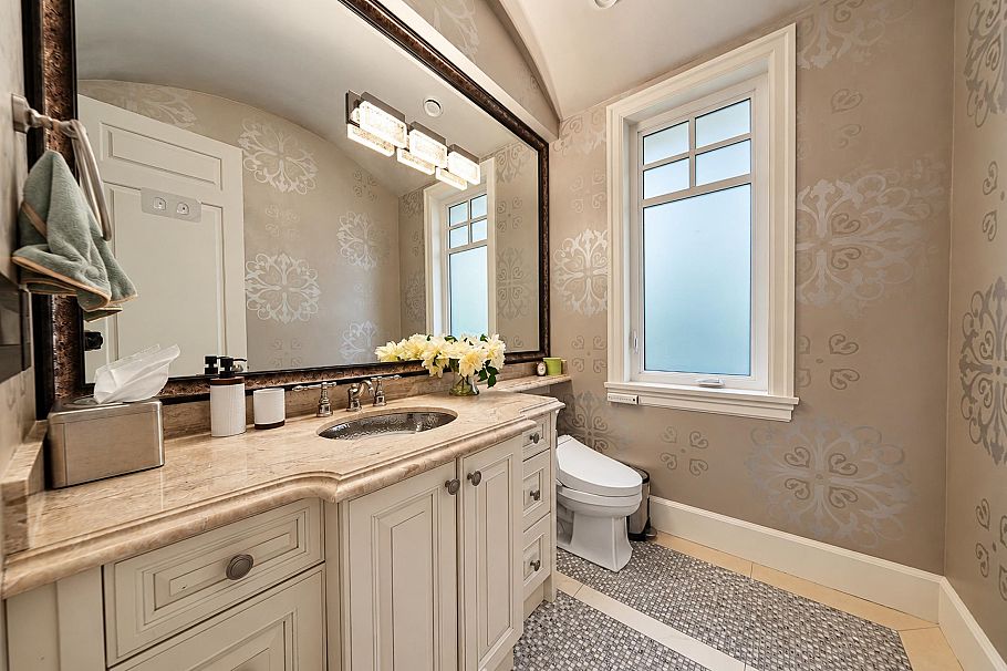 1162 W 26th Avenue Vancouver, BC - 17