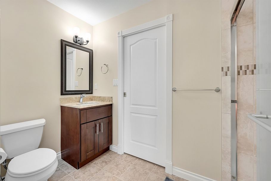 1956 W 42nd Avenue Vancouver, BC - 15