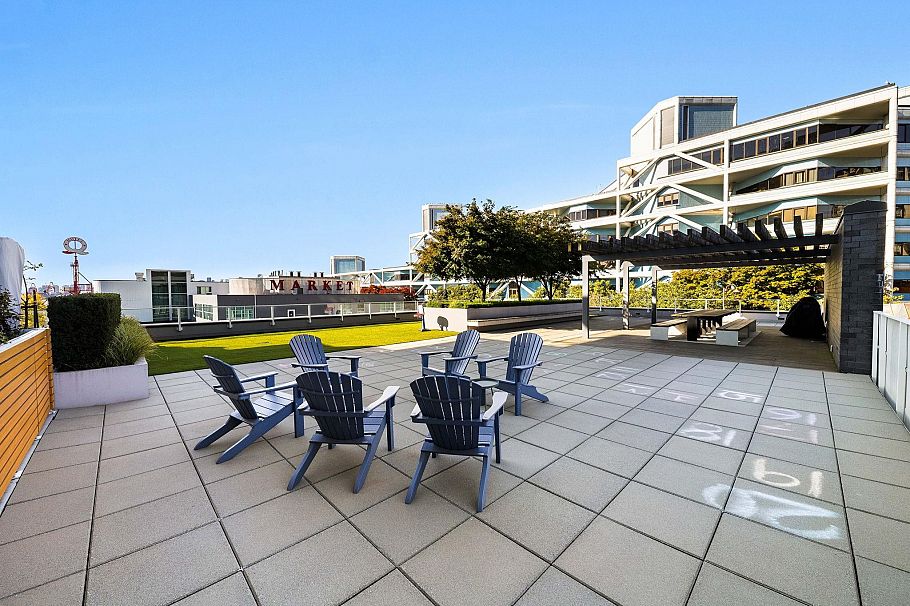 806 118 Carrie Cates Court North Vancouver, BC - 10