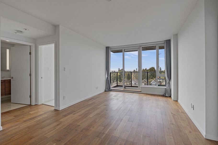 915 8488 Cornish Street Vancouver, BC - 2