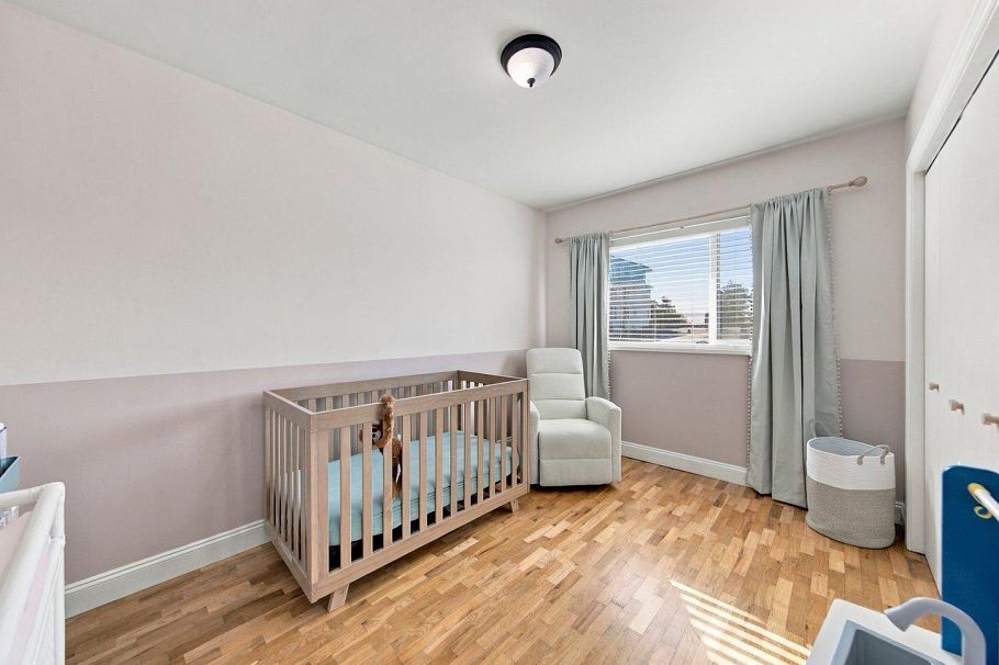 355 E 4th Street North Vancouver, BC - 23