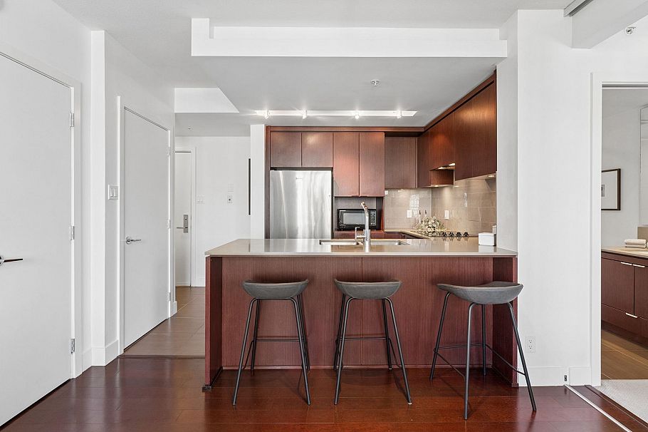 1101 158 W 13th Street North Vancouver, BC - 14