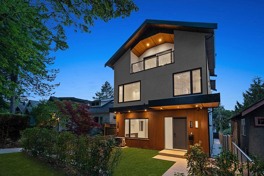 1 3813 W 16th Avenue Vancouver, BC - 2
