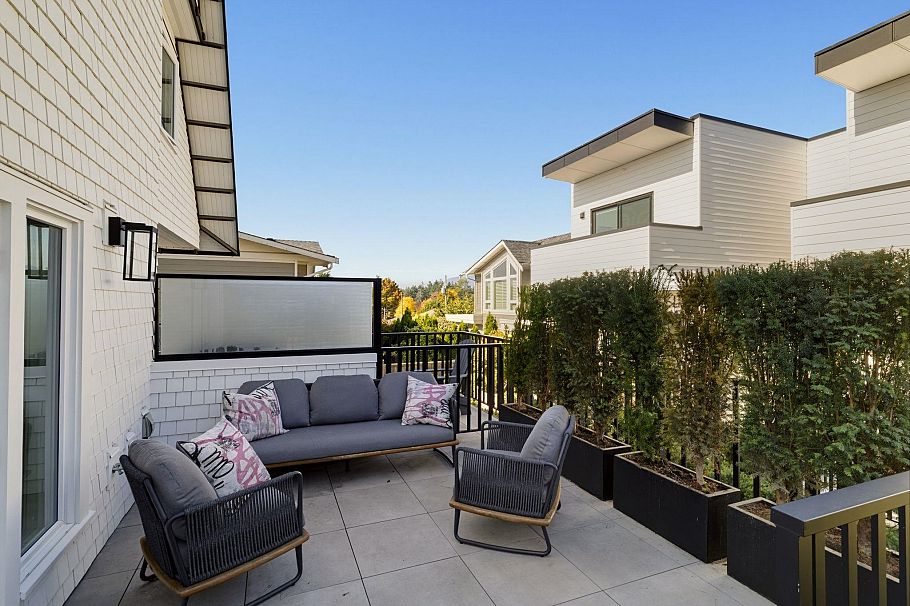 1 326 W 14th Street North Vancouver, BC - 34