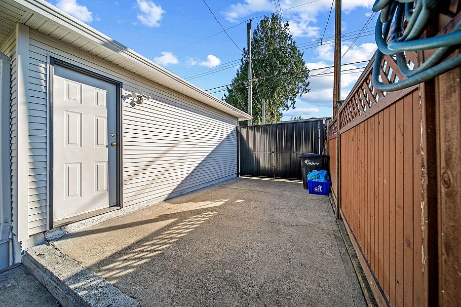 1170 E 18th Avenue Vancouver, BC - 34