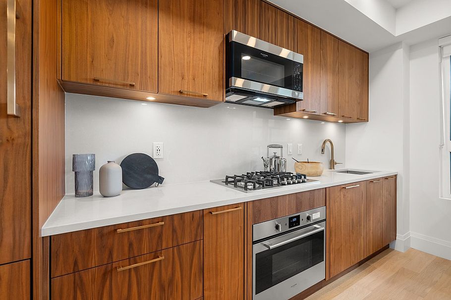 106 2550 Garden Drive Vancouver, BC - 7