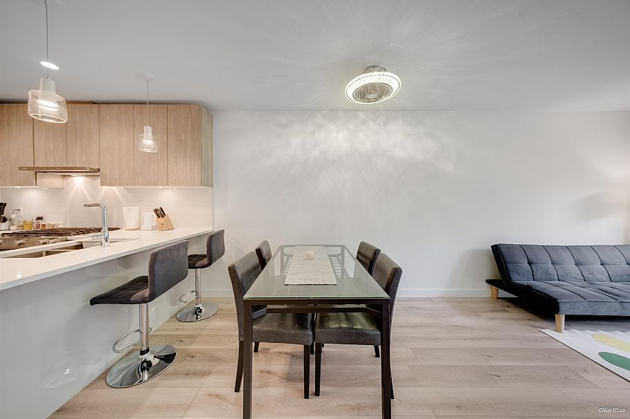 207 128 E 8th Street North Vancouver, BC - 7