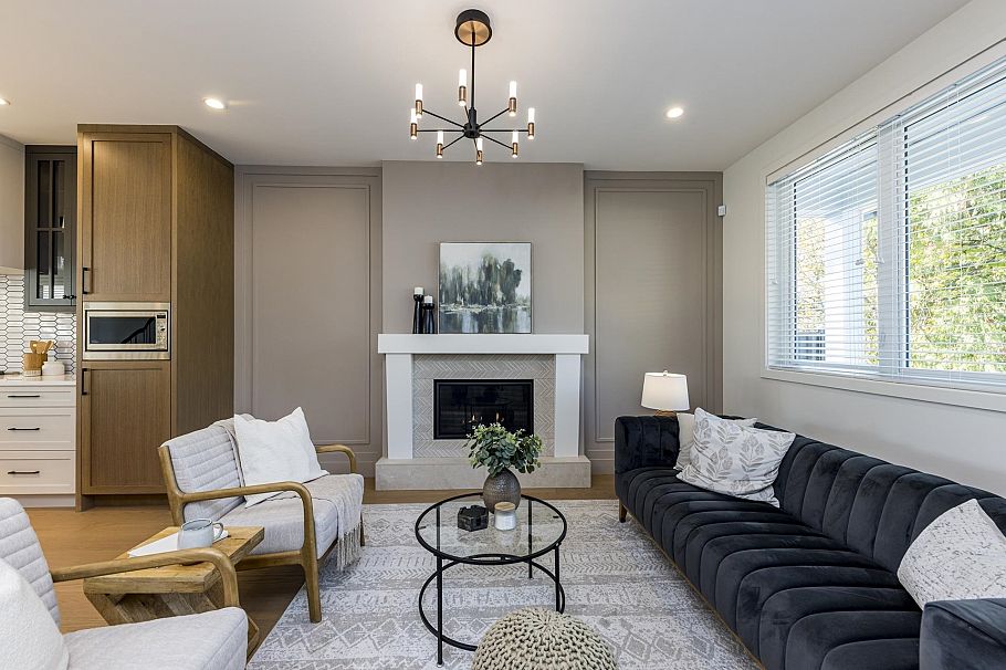 357 E 22nd Street North Vancouver, BC - 3