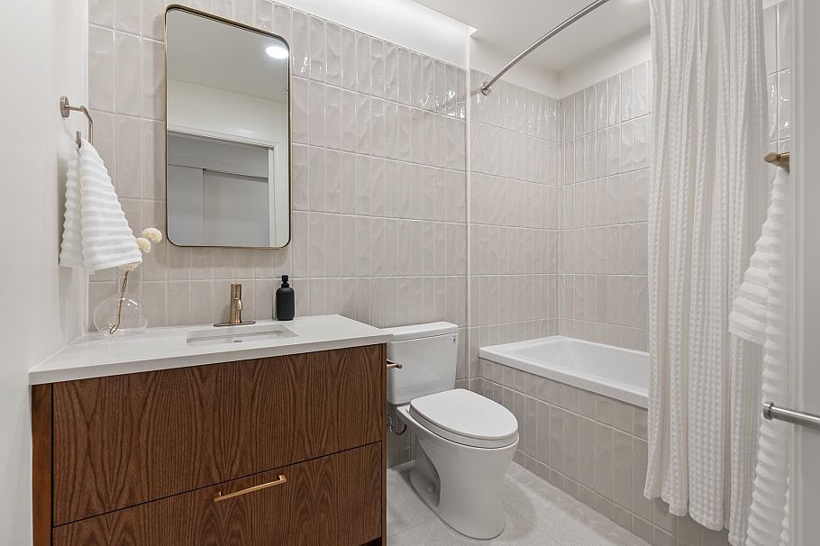 106 2550 Garden Drive Vancouver, BC - 18