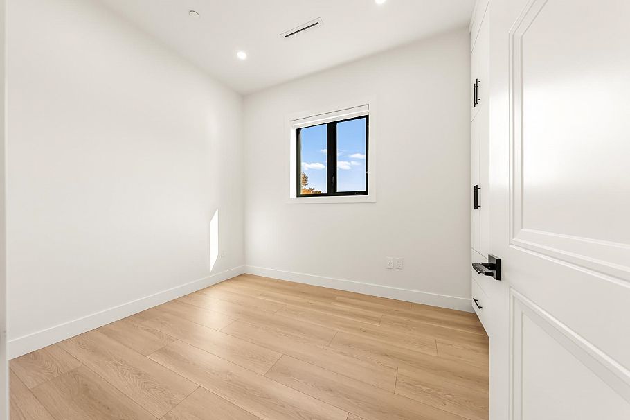 1 2686 Mcgill Street Vancouver, BC - 18