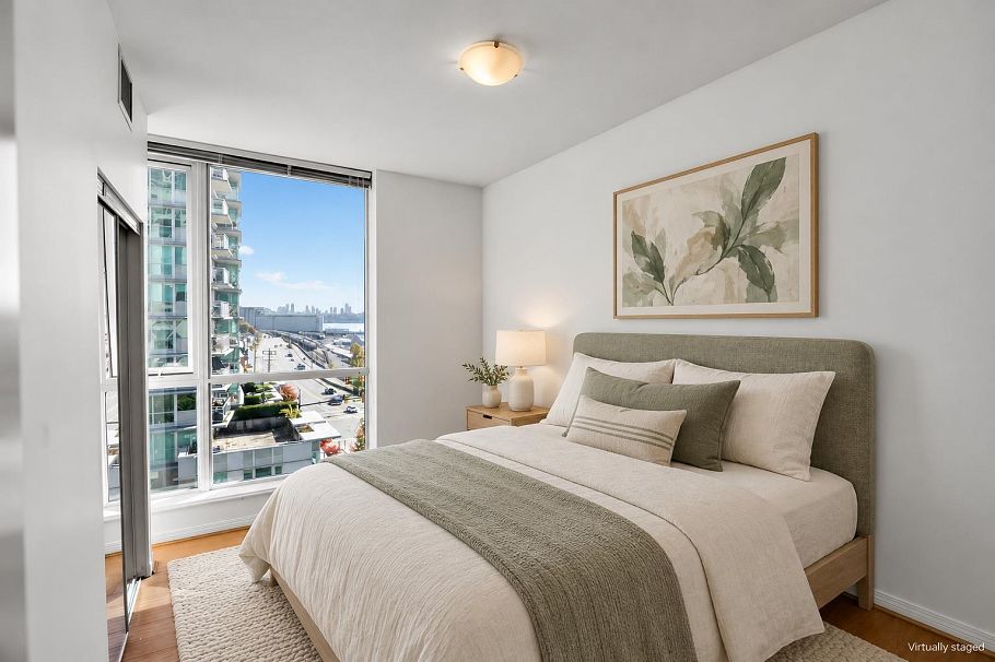 806 168 E Esplanade Avenue North Vancouver, BC - 25
