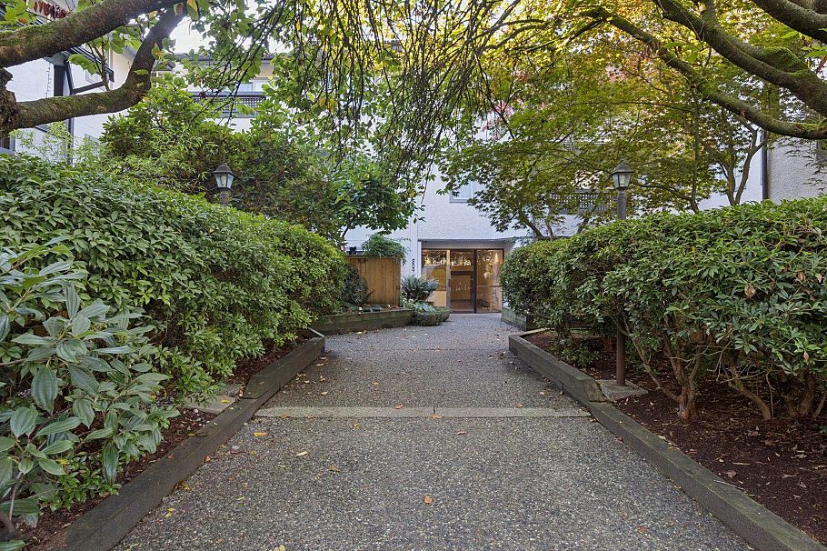 107 809 W 16th Street North Vancouver, BC - 21