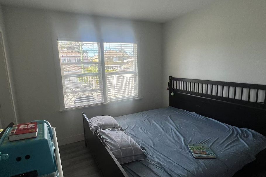 5491 Elizabeth Street Vancouver, BC - 4