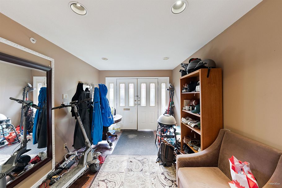 195 W 17th Avenue Vancouver, BC - 19