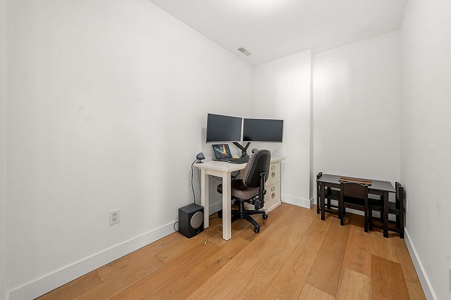 207 183 W 23rd Street North Vancouver, BC - 22