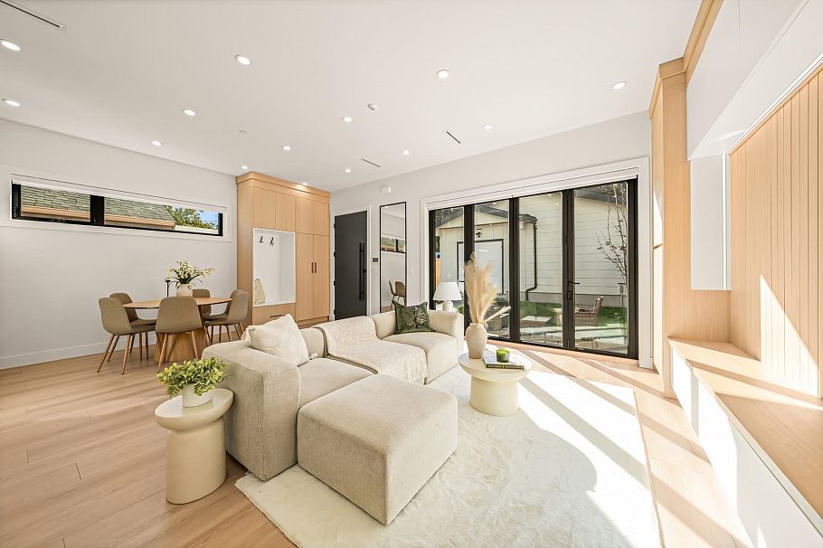 2 2686 Mcgill Street Vancouver, BC - 4