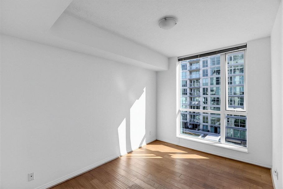 806 168 E Esplanade Avenue North Vancouver, BC - 9