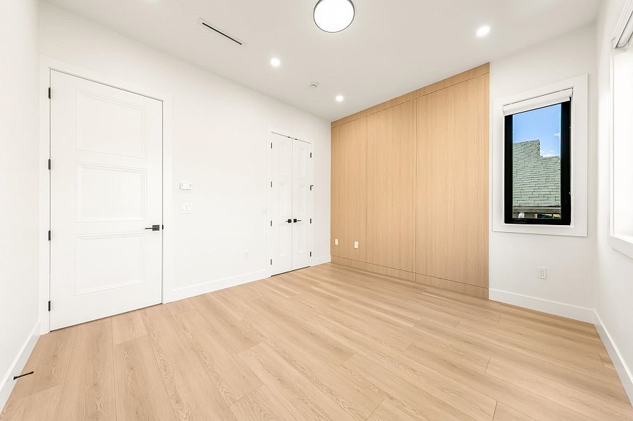 1 2686 Mcgill Street Vancouver, BC - 21