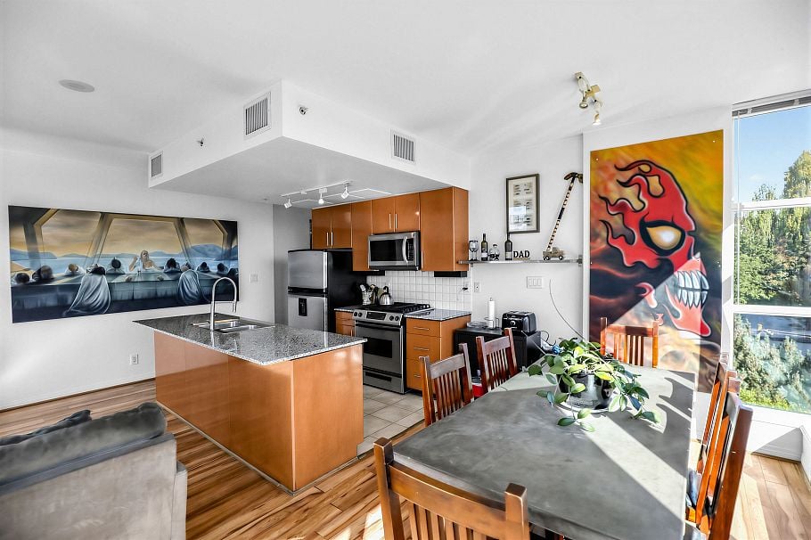 806 168 E Esplanade Avenue North Vancouver, BC - 5