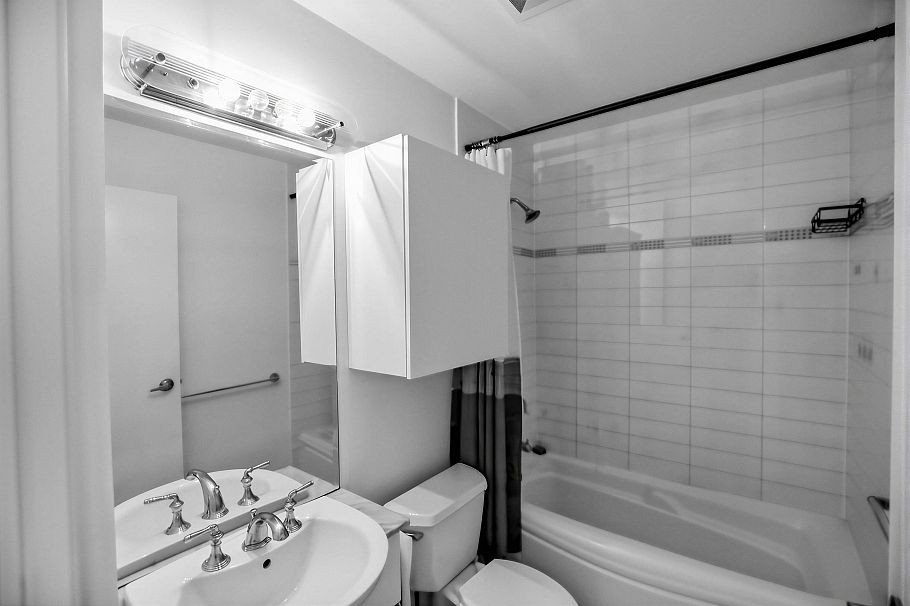 806 168 E Esplanade Avenue North Vancouver, BC - 12